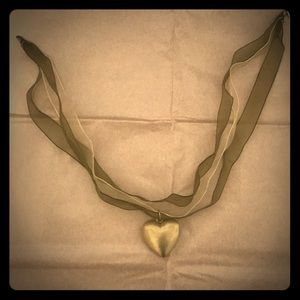 Green/gold ribbon, triple strand with matte heart✨